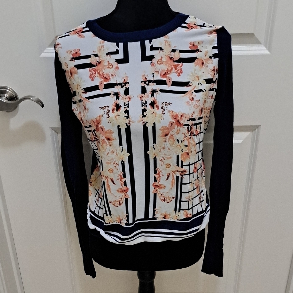 41 Hawthorn Floral Geometric Long Sleeve Top, Small